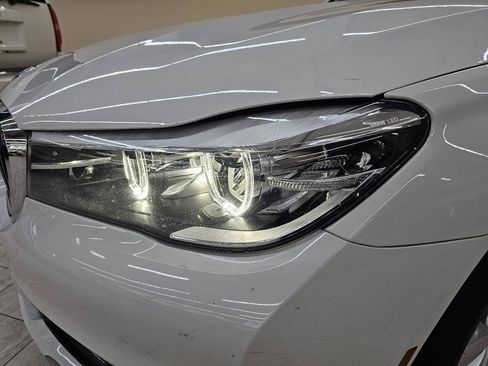 Used 2019 BMW 740i RWD image 10