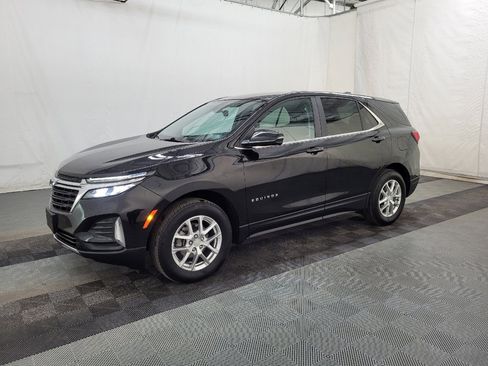 Used 2024 Chevrolet Equinox LT image 2