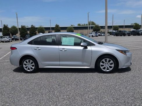 Certified 2024 Toyota Corolla LE FWD image 3