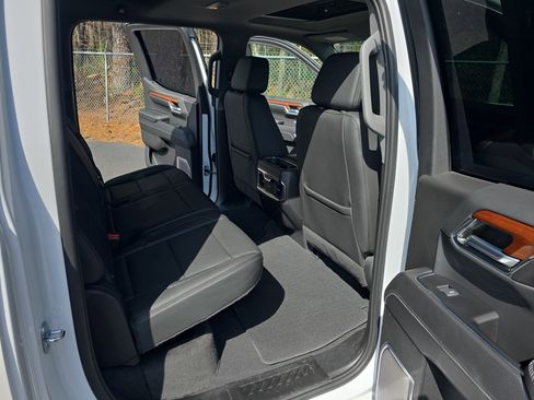 Used 2022 GMC Sierra 1500 Denali w/ Denali Reserve Package image 11