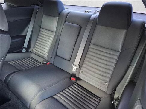 Used 2013 Dodge Challenger R/T RWD image 17