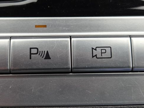 Used 2022 Kia Carnival SX FWD image 9