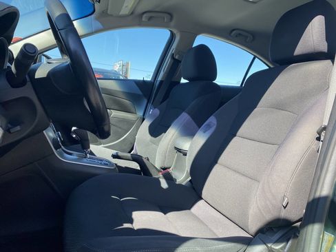Used 2014 Chevrolet Cruze LT image 11