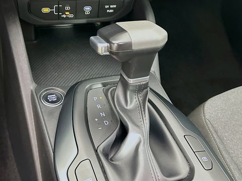 Used 2025 Kia K4 FWD image 24