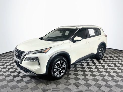 Used 2022 Nissan Rogue SV w/ SV Premium Package AWD/4WD image 4