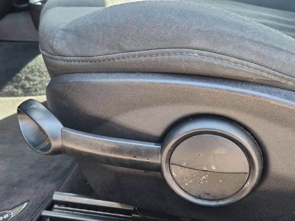 Used 2009 MINI Cooper Hardtop FWD image 14