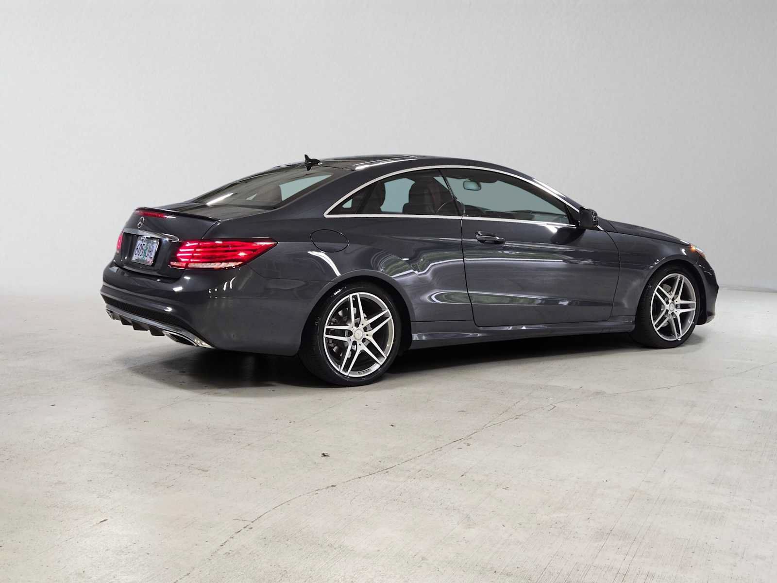 Used 2016 Mercedes-Benz E 400 Coupe image 3