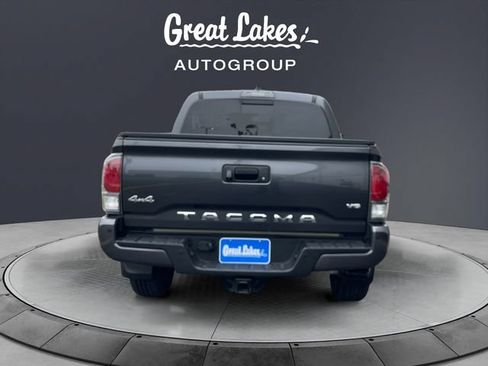 Used 2021 Toyota Tacoma Limited AWD/4WD image 4