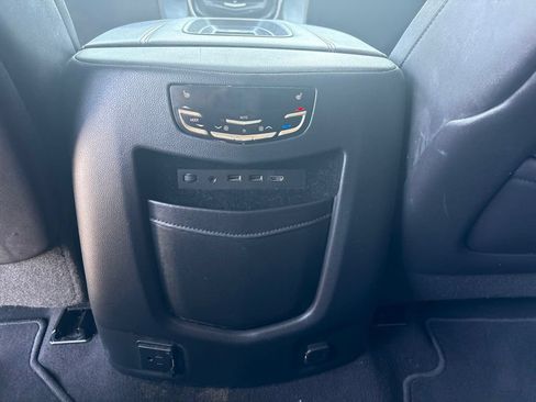 Used 2019 Cadillac Escalade Luxury AWD/4WD image 26