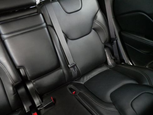 Used 2015 Jeep Cherokee Limited image 14