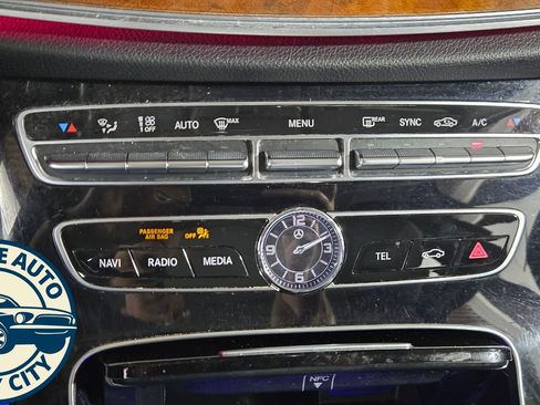 Used 2018 Mercedes-Benz E 300 4MATIC w/ Premium 3 Package (Q03) image 17