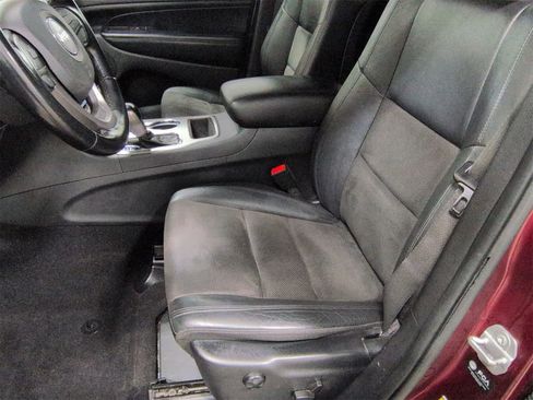 Certified 2021 Jeep Grand Cherokee Laredo X image 17