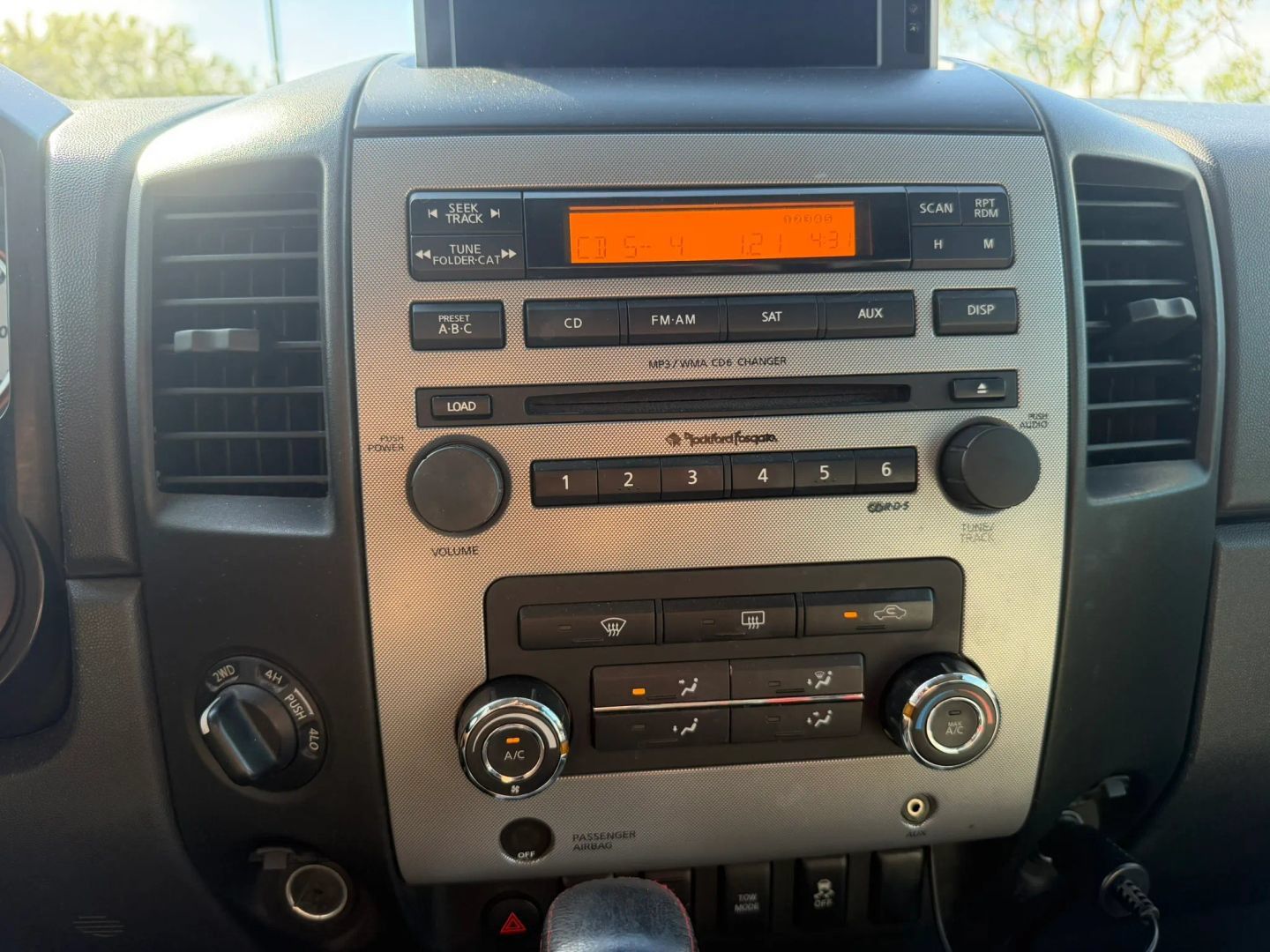 Used 2012 Nissan Titan SV AWD/4WD image 23