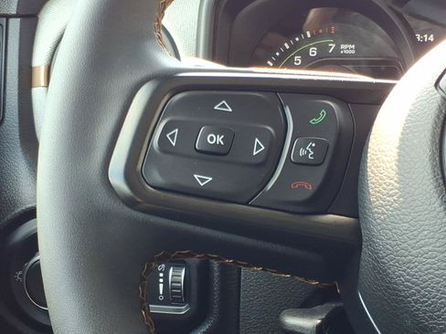 Used 2024 Jeep Wrangler Unlimited AWD/4WD image 28