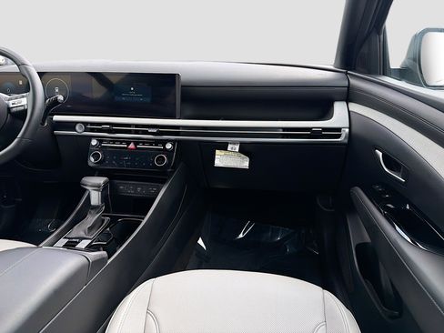 Used 2025 Hyundai Santa Cruz Limited image 17