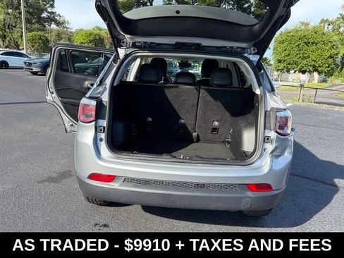 Used 2018 Jeep Compass Latitude w/ Popular Equipment Group AWD/4WD image 16