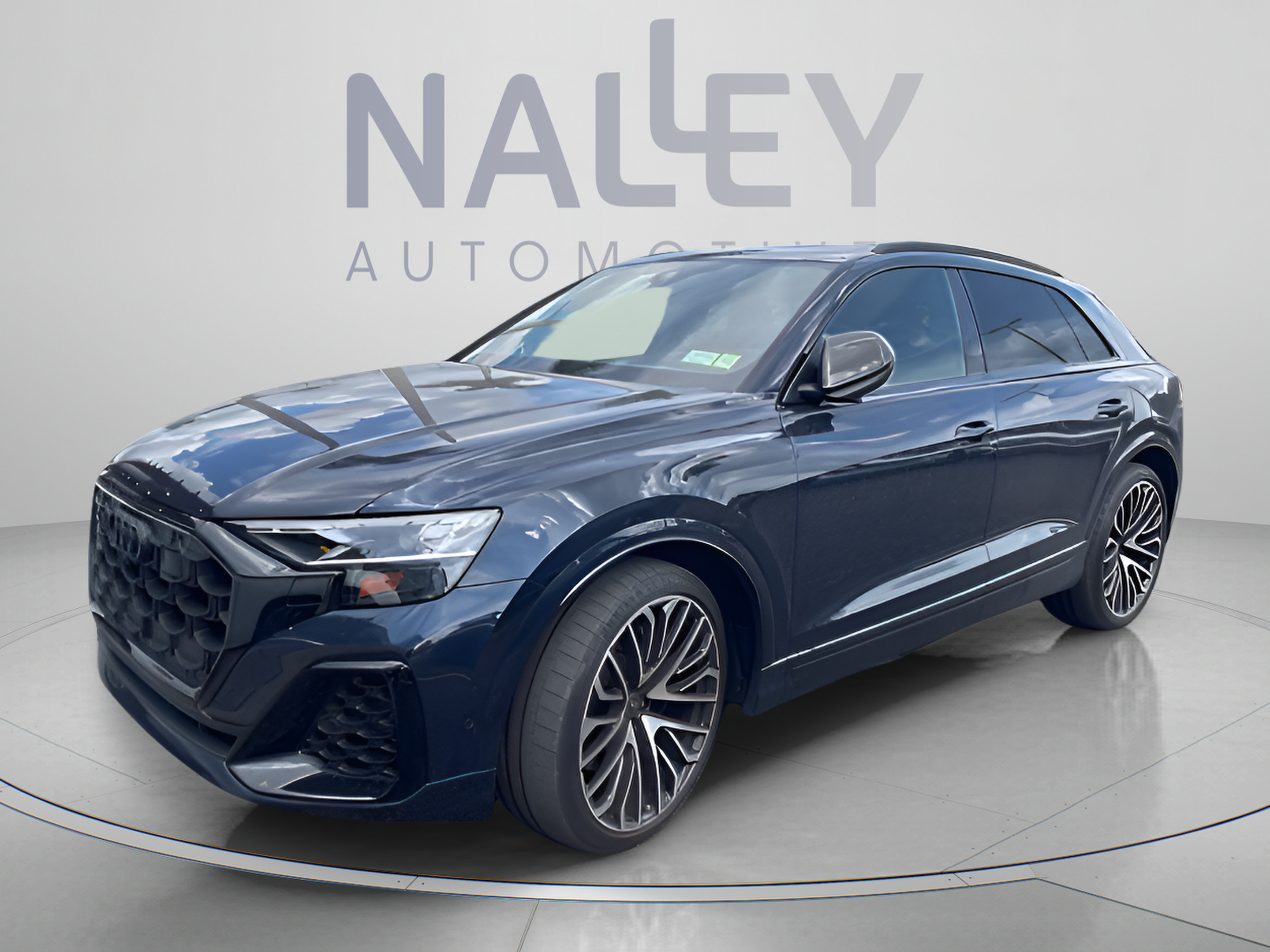 Used 2024 Audi SQ8 Prestige AWD/4WD image 1