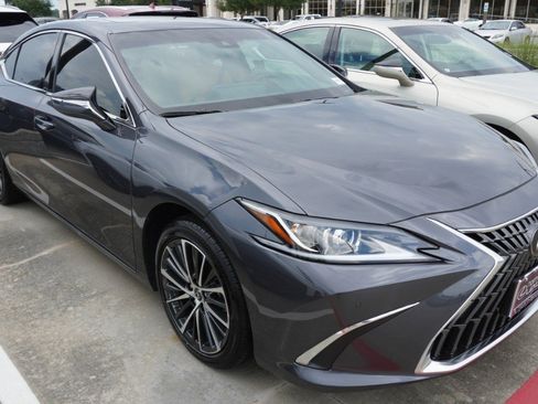 Certified 2025 Lexus ES 350 w/ Premium Package FWD image 3