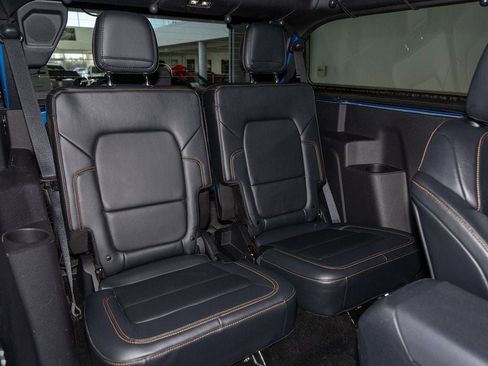 Used 2023 Ford Bronco Badlands image 32