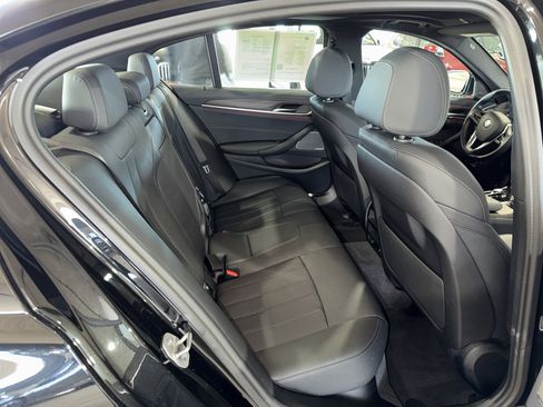 Used 2023 BMW 540i w/ Premium Package image 12