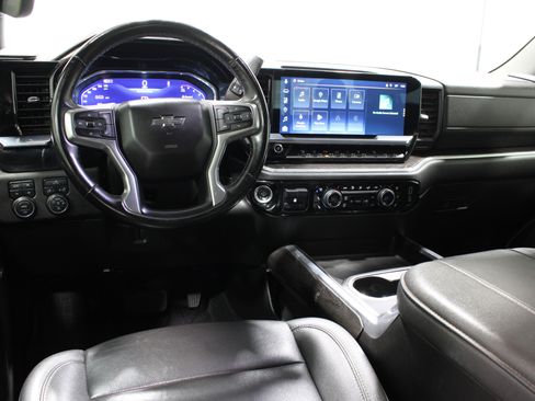 Used 2024 Chevrolet Silverado 2500 LTZ w/ LTZ Plus Package AWD/4WD image 2