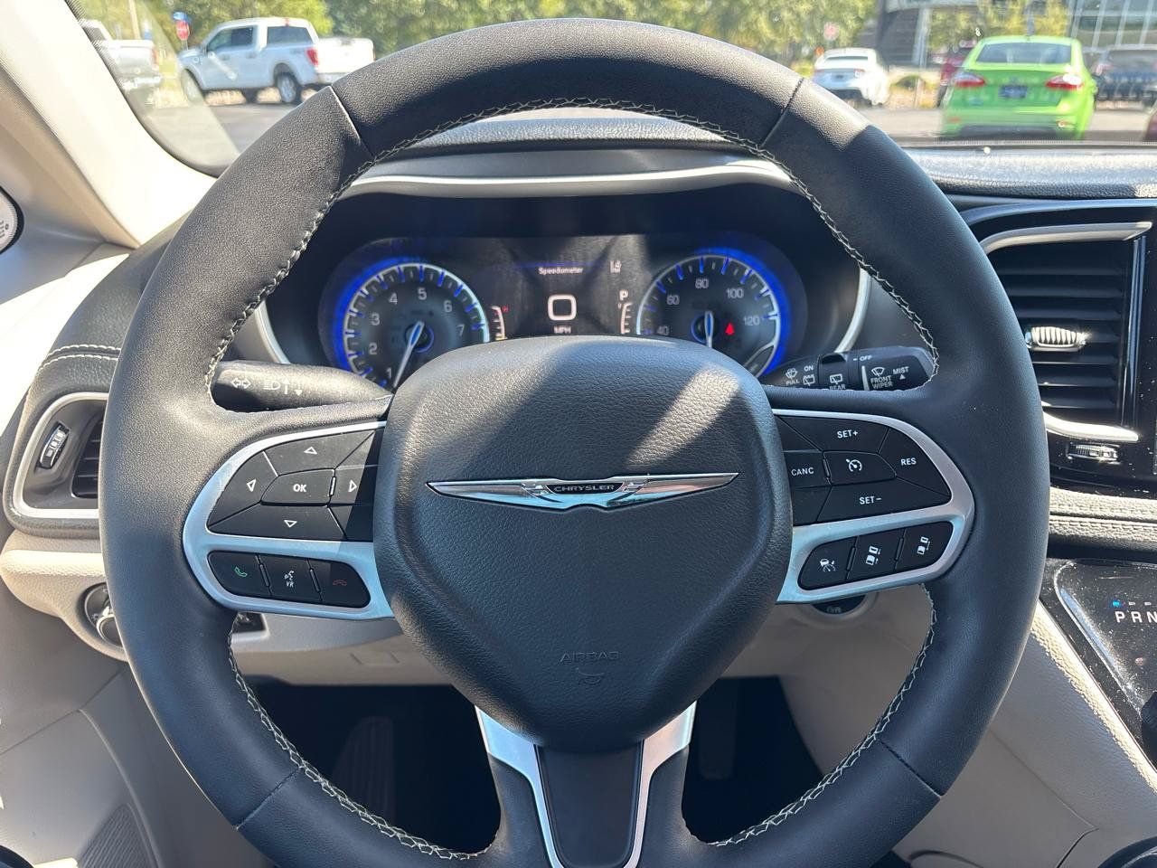 Used 2022 Chrysler Pacifica Touring-L FWD image 15