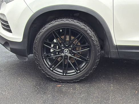 Used 2018 Honda Pilot Touring image 9