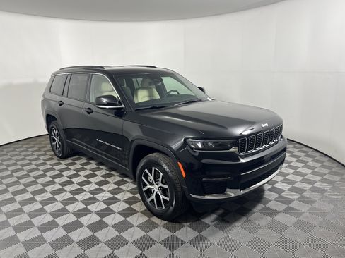 Used 2025 Jeep Grand Cherokee L Limited AWD/4WD image 7