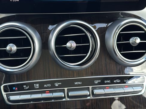 Used 2022 Mercedes-Benz GLC 300 image 20