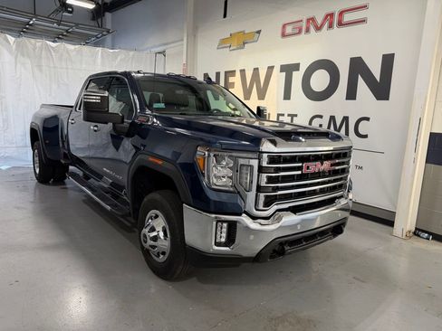 Used 2023 GMC Sierra 3500 SLT w/ SLT Premium Package AWD/4WD image 2