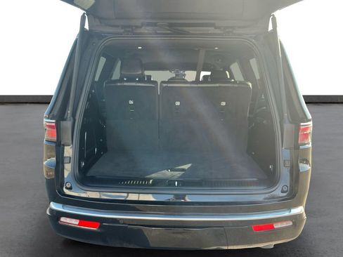 Used 2024 Jeep Wagoneer Series II image 24