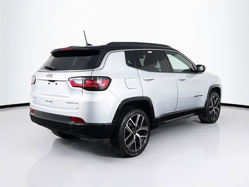 Used 2025 Jeep Compass Limited w/ Elite Group AWD/4WD image 7