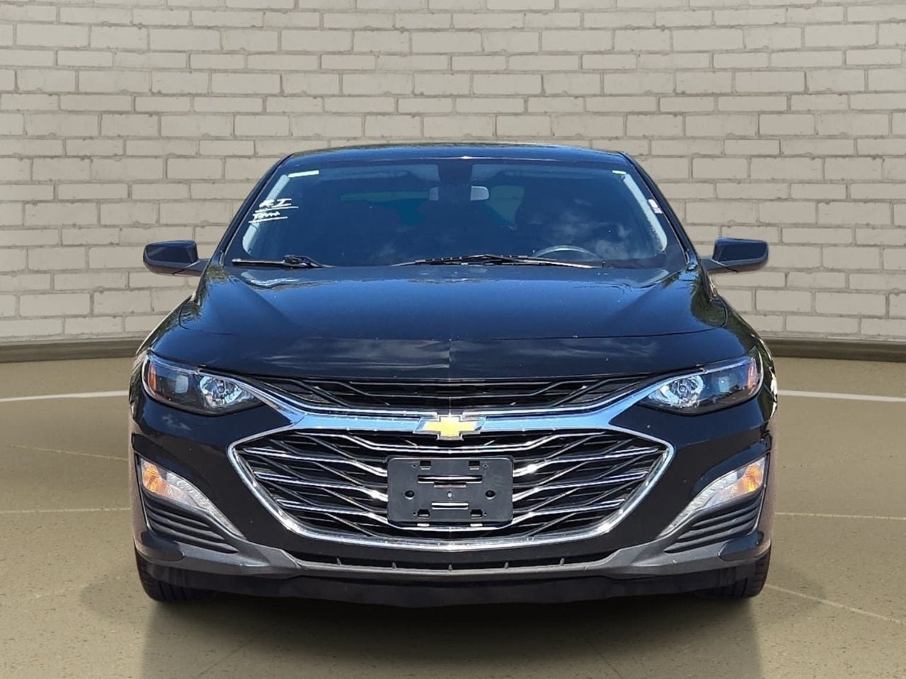 Used 2020 Chevrolet Malibu LT FWD image 2