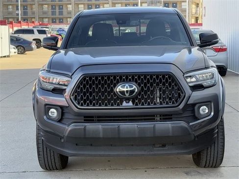 Used 2022 Toyota Tacoma Limited w/ Nightshade Package image 7