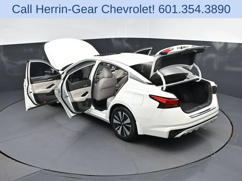 Used 2021 Nissan Altima 2.5 SL FWD image 2