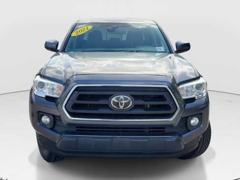 Used 2021 Toyota Tacoma SR5 RWD image 2