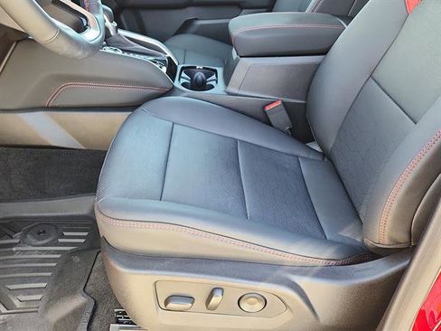 Used 2026 Chevrolet Colorado Z71 w/ Technology Package image 9