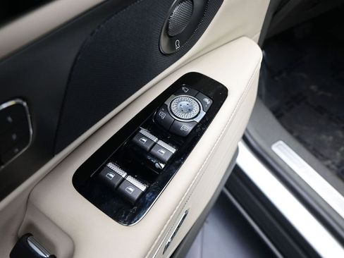 Used 2025 Lincoln Nautilus Reserve w/ Jet Appearance Package AWD/4WD image 10
