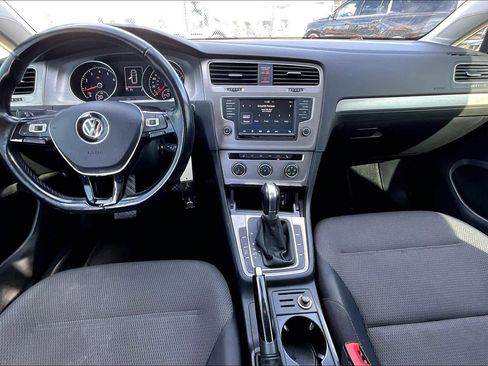 Used 2017 Volkswagen Golf S image 12