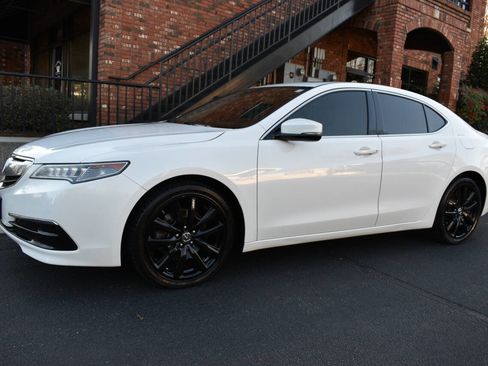 Used 2017 Acura TLX V6 w/ Technology Package image 2
