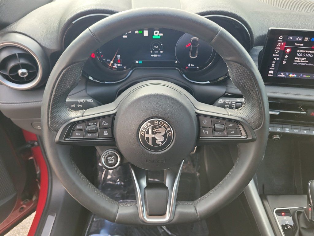 Used 2024 Alfa Romeo Tonale Speciale AWD/4WD image 27