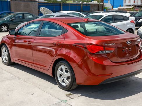 Used 2015 Hyundai Elantra SE FWD image 4