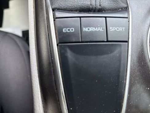 Used 2022 Toyota Camry LE image 13