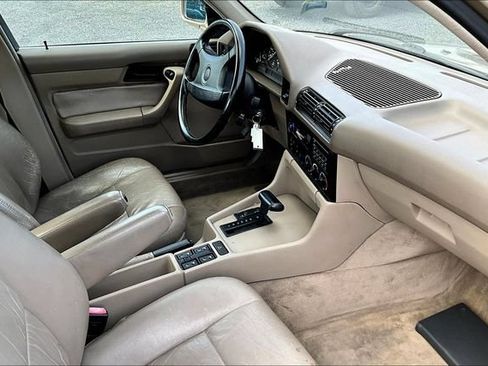 Used 1992 BMW 525i Sedan RWD image 4