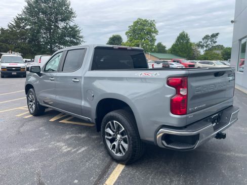 Used 2023 Chevrolet Silverado 1500 LT AWD/4WD image 8