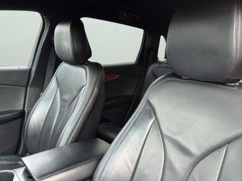 Used 2020 Lincoln Nautilus Reserve w/ Equipment Group 201A image 10