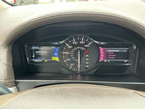 Used 2012 Lincoln MKX Base image 19