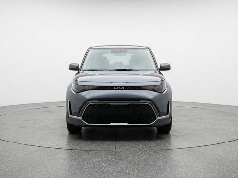 Used 2025 Kia Soul LX w/ LX Technology Package image 2