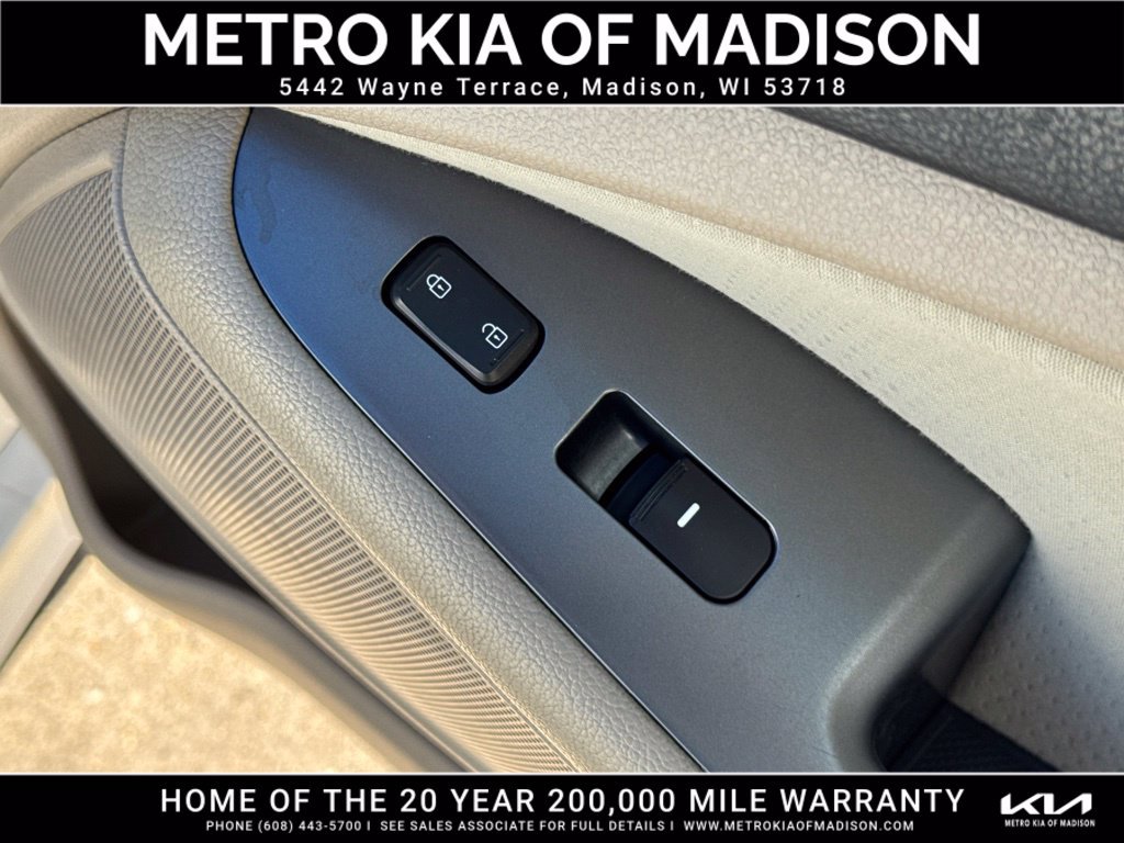 Used 2015 Kia Optima LX FWD image 38