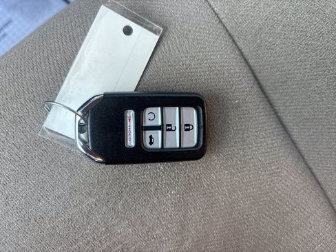 Used 2018 Honda Pilot EX image 38